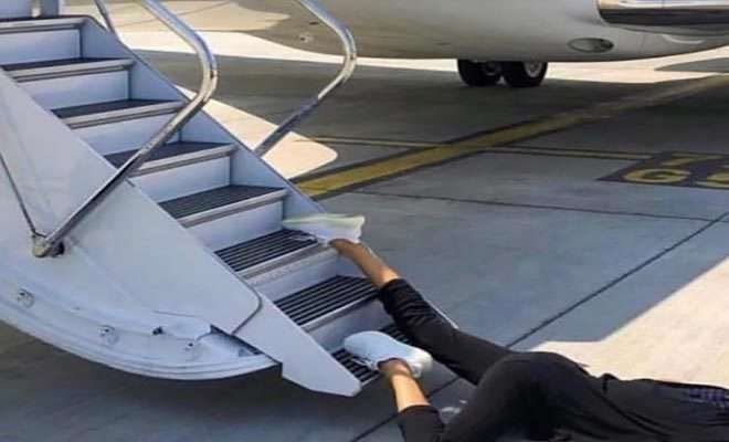 Ναταλία Γερμανού πεσμένη στα σκαλοπάτια αεροπλάνου: Τι συνέβη;