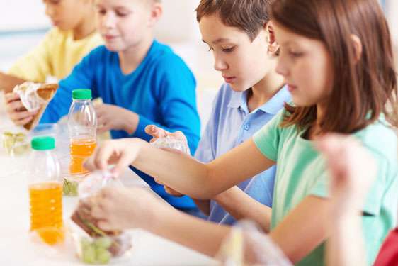 Σπιτικά "έξυπνα" σνακ για το σχολείο: γευστικές & υγιεινές συνταγές για τους μικρούς μας φίλους!