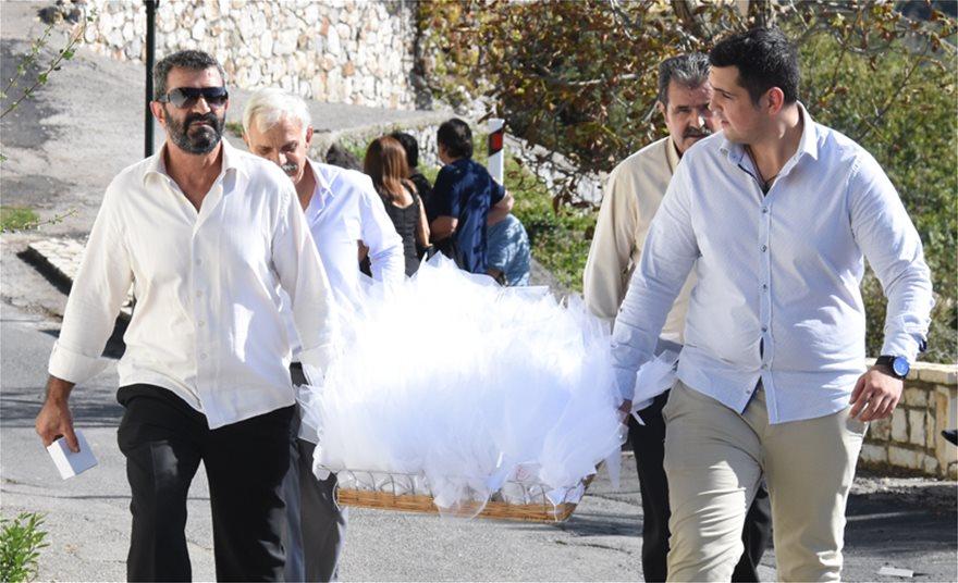 Γάμος αλά ελληνικά για τη Μαρία Μενούνος - Δείτε τη λαμπερή νύφη