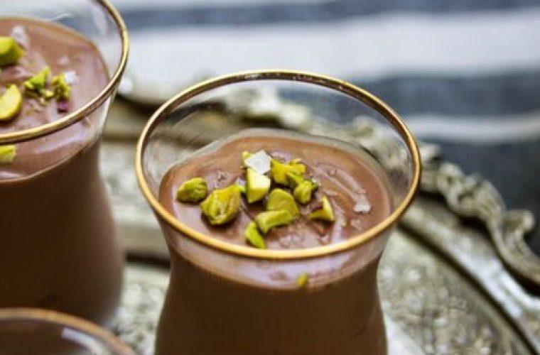 Γιαούρτι με σοκολάτα: Ένα εύκολο περσικό γλυκό!