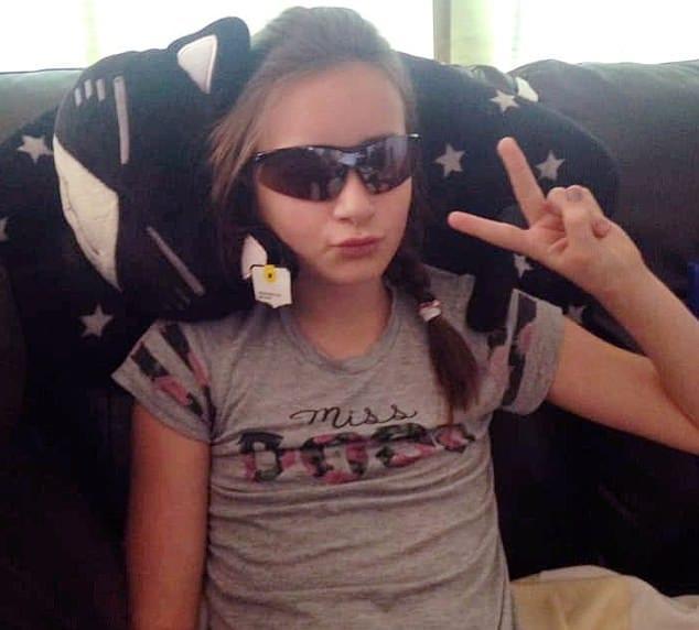 Γονείς Προσοχή! 11χρονη τυφλώθηκε για 4 ημέρες από αποκριάτικους χρωματιστούς φακούς επαφής