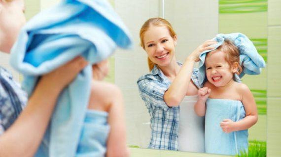 Γι' αυτό πρέπει να κάνετε μπάνιο τα παιδιά σας αμέσως μετά το σχολείο
