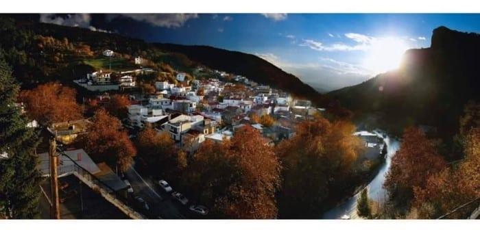 Αυτό είναι το ωραιότερο χωριό της Εύβοιας που απέχει μόλις 90 λεπτά από την Αθήνα και θυμίζει.. παραμύθι