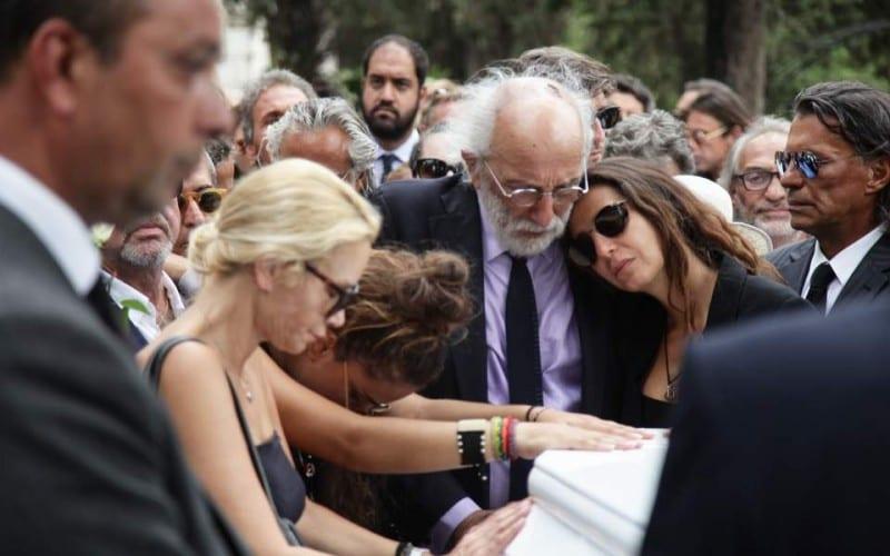 Στα μαχαίρια η οικογένεια μετά τον θάνατο της Ζωής Λάσκαρη: Η Ζένια δεν μιλάει με τον παππού της, Αλέξανδρο Λυκουρέζο! 2 οικογενεια λυκουρεζου1
