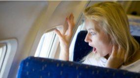 Ο Αληθινος λόγος που οι Αεροσυνοδοί σας αναγκάζουν να σηκώνετε τα κλείστρα των παραθύρων κατά την απογείωση του Αεροπλάνου