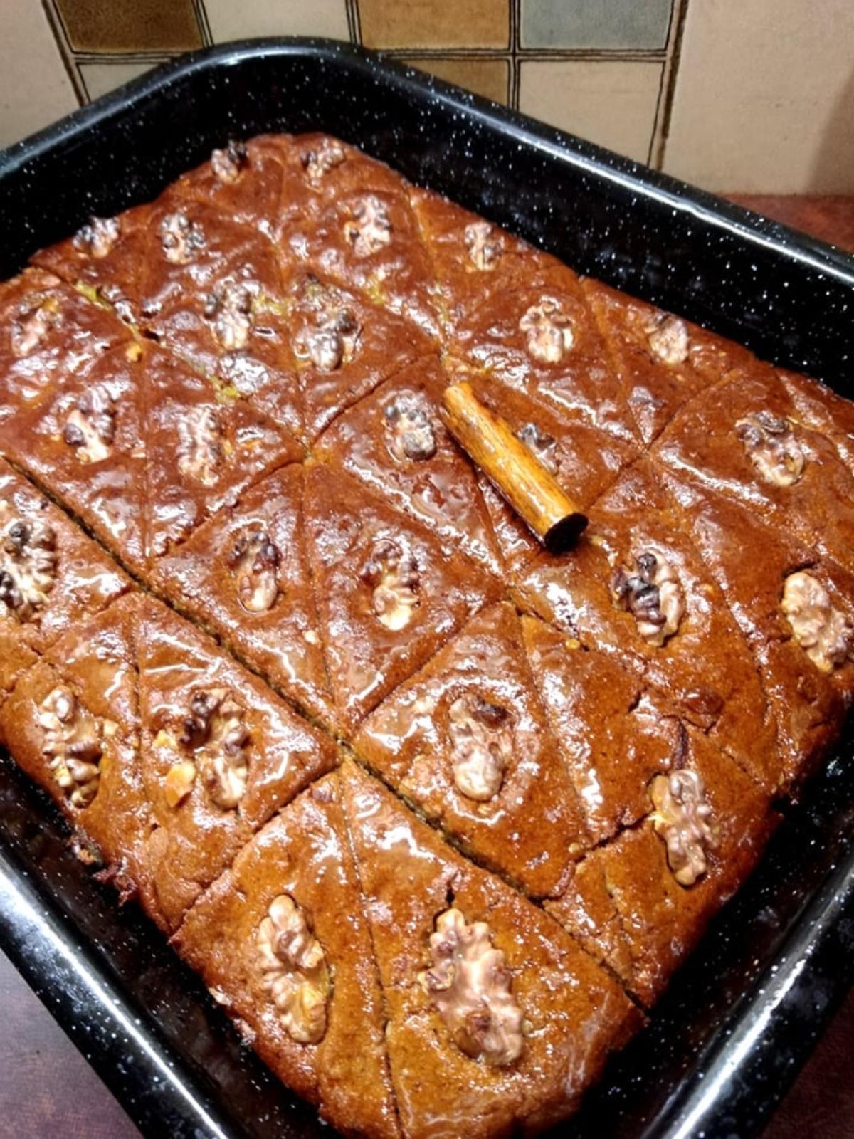 Χασλαμάς ( η μελομακάρονο ταψιού)