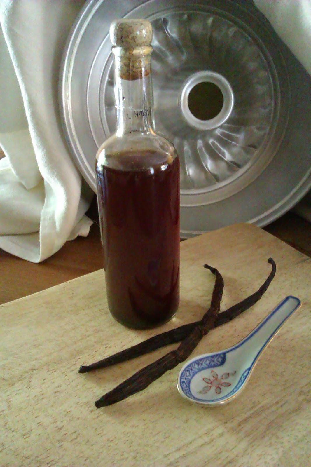 Σπιτικό Εκχύλισμα Βανίλιας (Homemade Vanilla Extract)