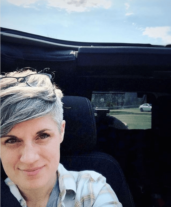 Η νέα μόδα στα μαλλιά λέγεται Grombre και κερδίζει όλο και περισσότερες νέες γυναίκες