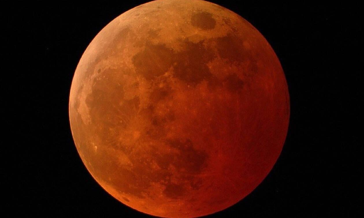 Μοναδικό υπερθέαμα τα ξημερώματα της Δευτέρας: Πανσέληνος, ολική έκλειψη και σούπερ φεγγάρι!