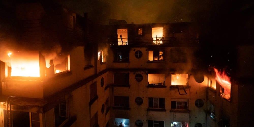 Τραγωδία: Επτά νεκροί από πυρκαγιά σε πολυκατοικία στο Παρίσι [εικόνες & βίντεο]