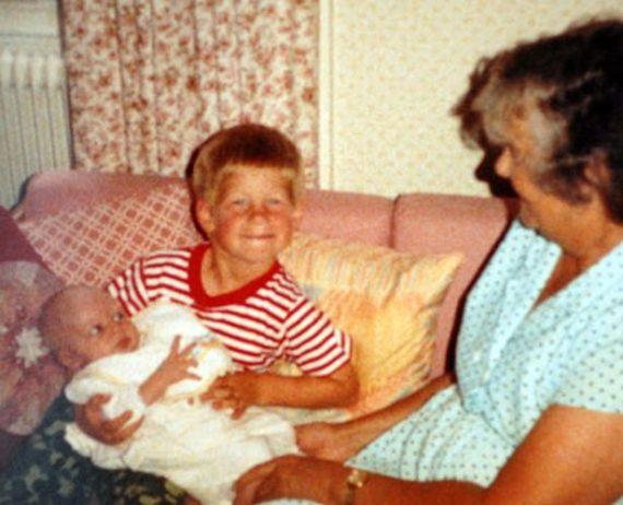 Σπάνιες φωτό της Νταϊάνα -Οπως τη φωτογράφισαν πρίγκιπας Γουίλιαμ και Χάρι (εικόνες)