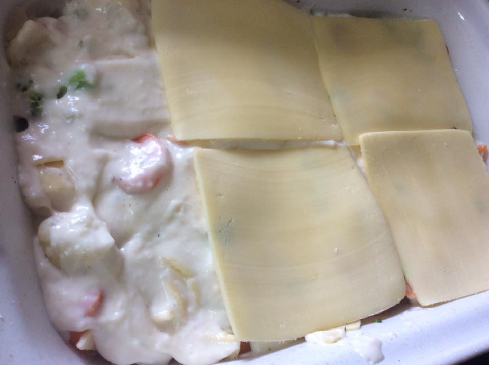 Καλαμαράκια τηγανητα και λαχανικα με μπεσαμελ για σημερα