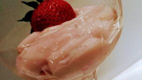 Νηστίσιμη κρέμα φράουλας χωρίς λάδι για τις λιγούρες της νηστείας