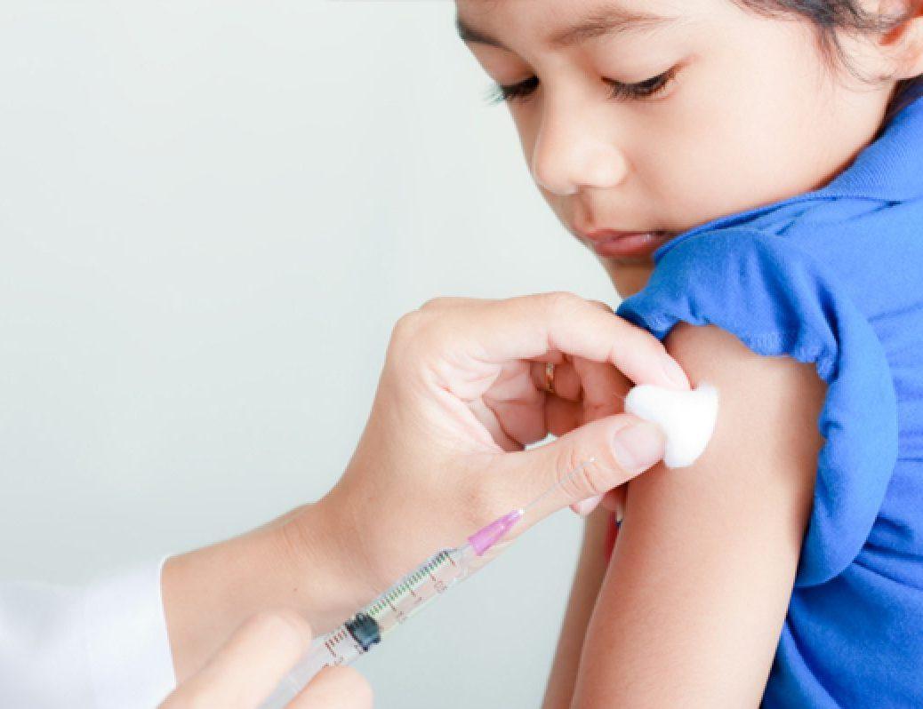 Α. Τσακρής: Η άρνηση εμβολιασμού δεν είναι προσωπική ή οικογενειακή υπόθεση