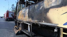 Παραλίγο τραγωδία με σχολικό λεωφορείο που έπιασε φωτιά!