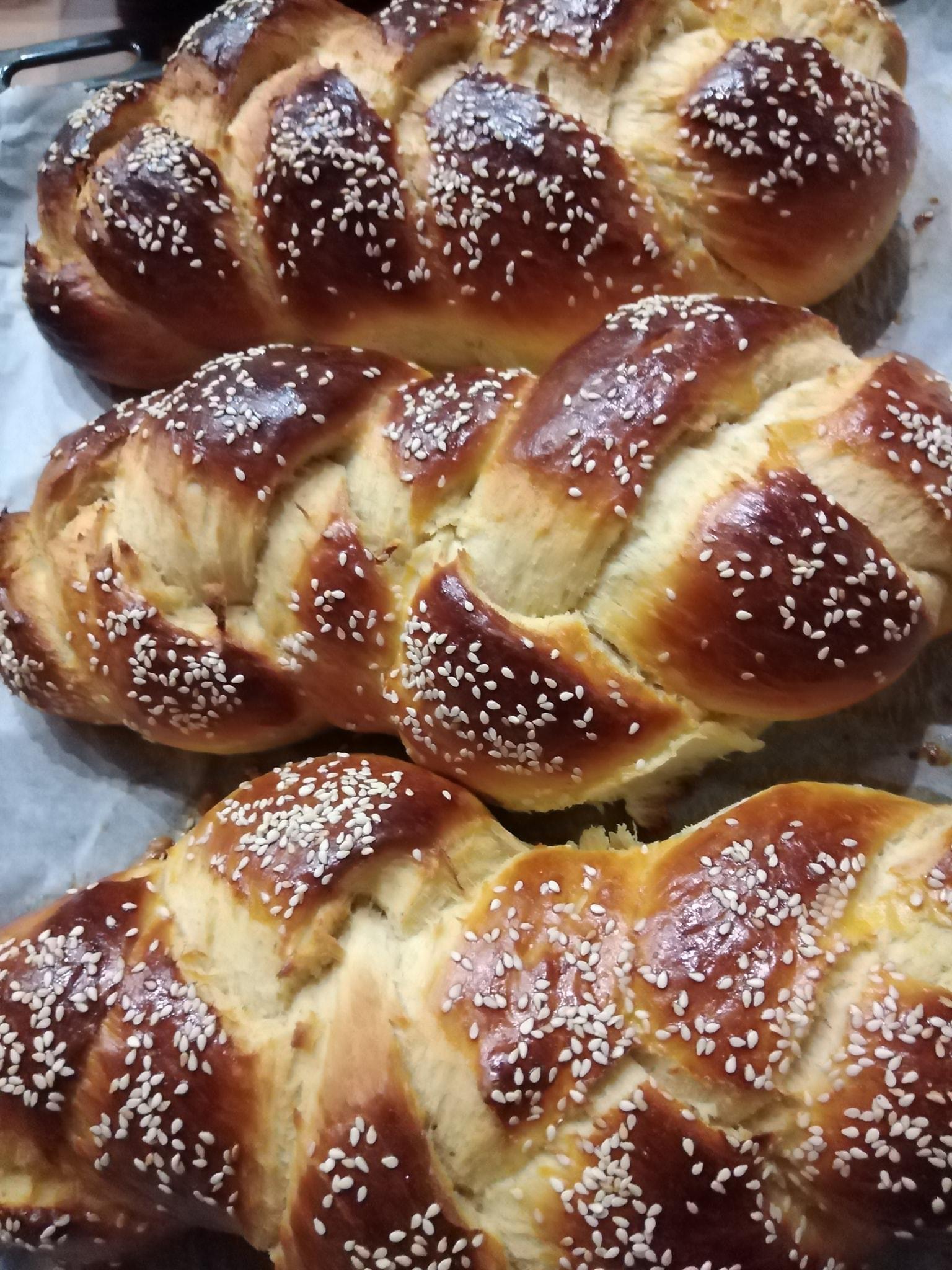 Υπέροχα πασχαλινά τσουρέκια της Βέφας Αλεξιάδου!