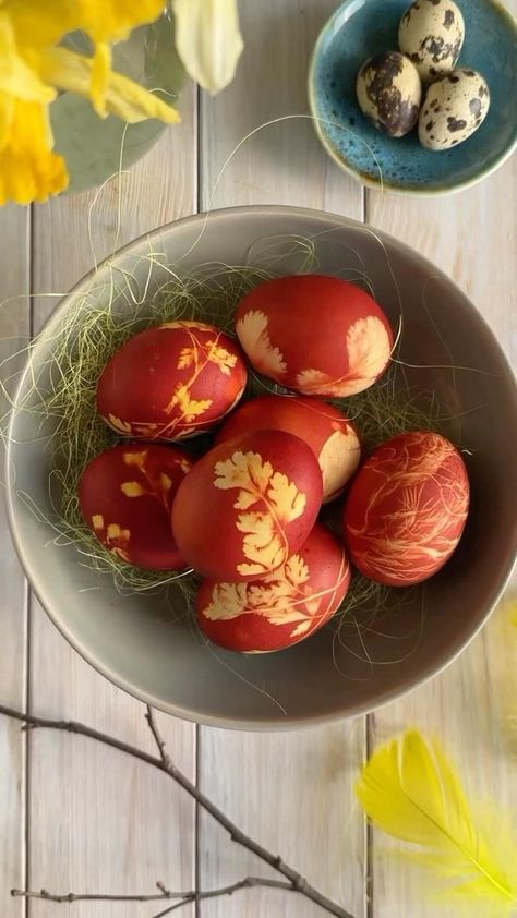 Φυσικές και ανέξοδες συνταγές για να βάψετε τα πασχαλινά αυγά σας!