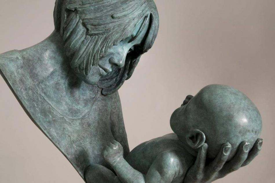 13 Συγκλονιστικά γλυπτά που εξυμνούν με τον πιο όμορφο τρόπο την μητρότητα!