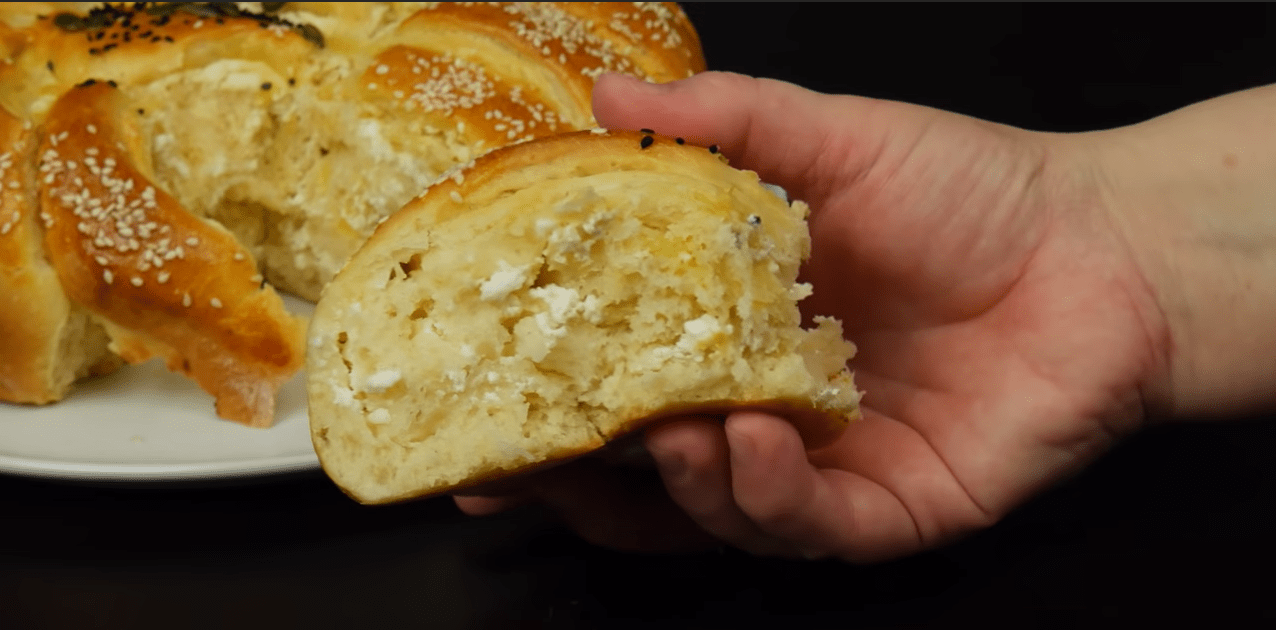 Τυρόπιτα φόρμας με ζύμη γιαουρτιού