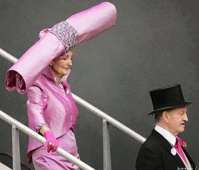 Εκκεντρικό καπέλο Εκκεντρικό καπέλο