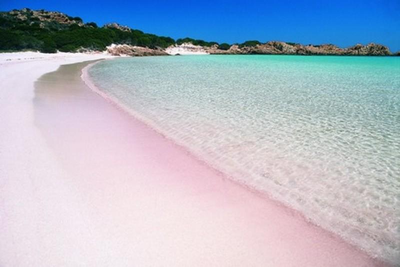 10 μοναδικές ροζ παραλίες που σε μαγεύουν-Δύο από αυτές βρίσκονται στην Ελλάδα