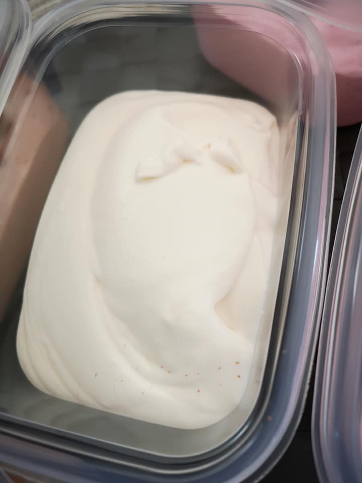 Πως να φτιάξετε το πιο νόστιμο παγωτό με μόνο 3 υλικά!!