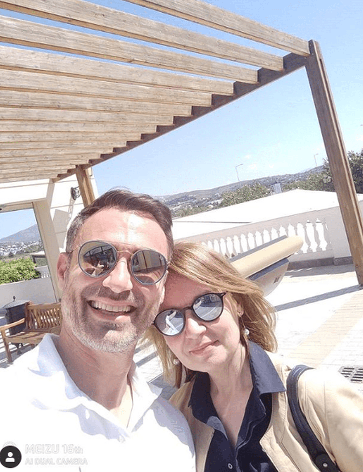 Απίστευτη ομοιότητα! Ο Γιώργος Καπουτζίδης είναι ίδιος με την αδερφή του 2 καπουτζιδης