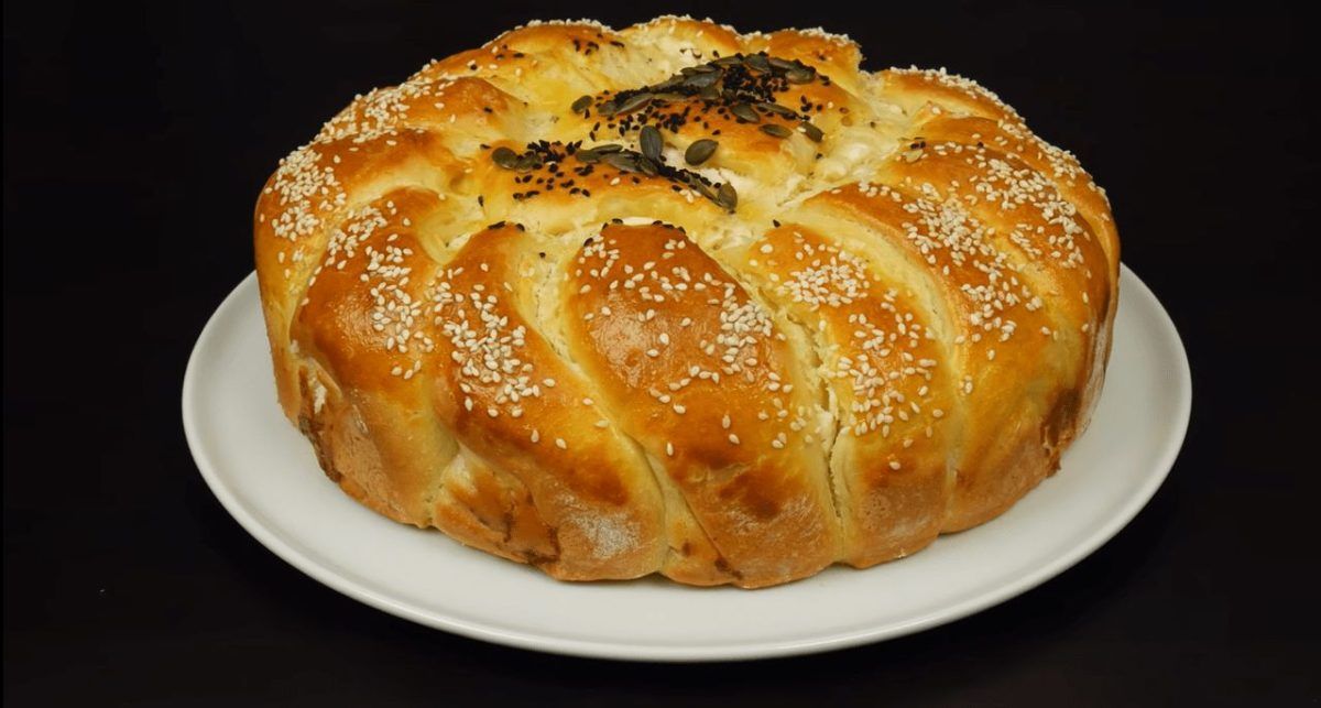 Τυρόπιτα φόρμας με ζύμη γιαουρτιού