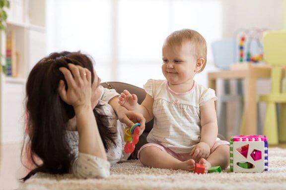 Έτσι _θα μάθετε το μωρό σας _να κάθεται_