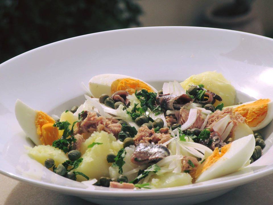 πατατοσαλατα με αντζουγιες