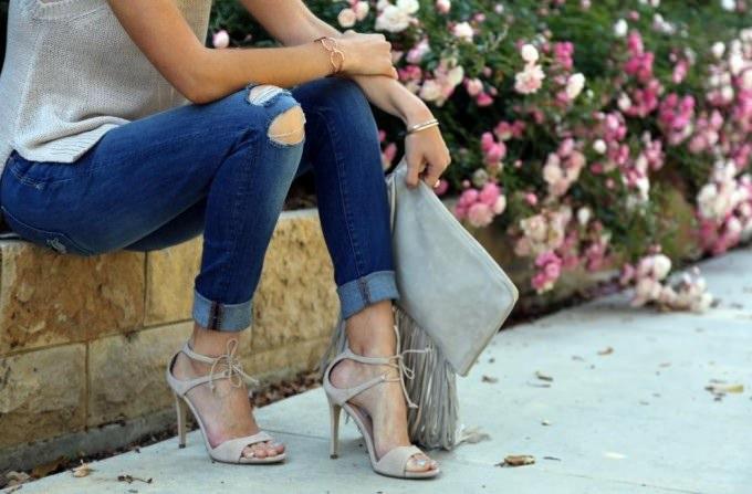 ΠΩς θα φτιάξεις στα jean σου σκισίματα χωρίς να φαίνεται φθηνό