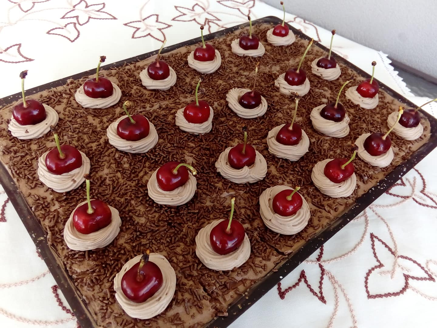 Τούρτα σοκολάτα με τρούφα στο ταψί