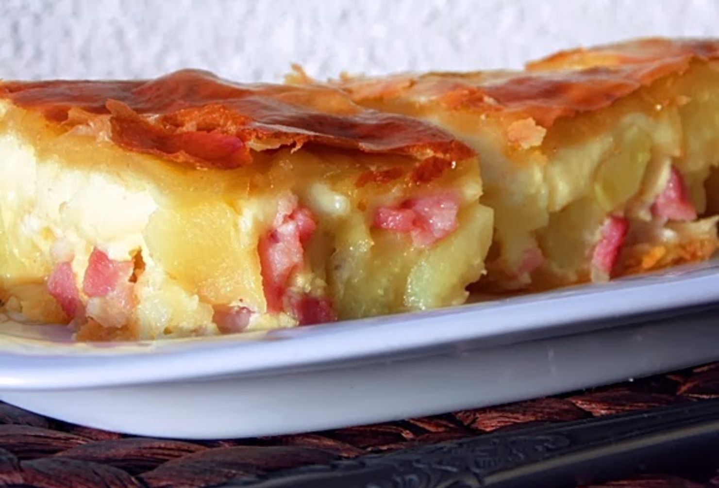 Πατατόπιτα με μπέικον και τυριά