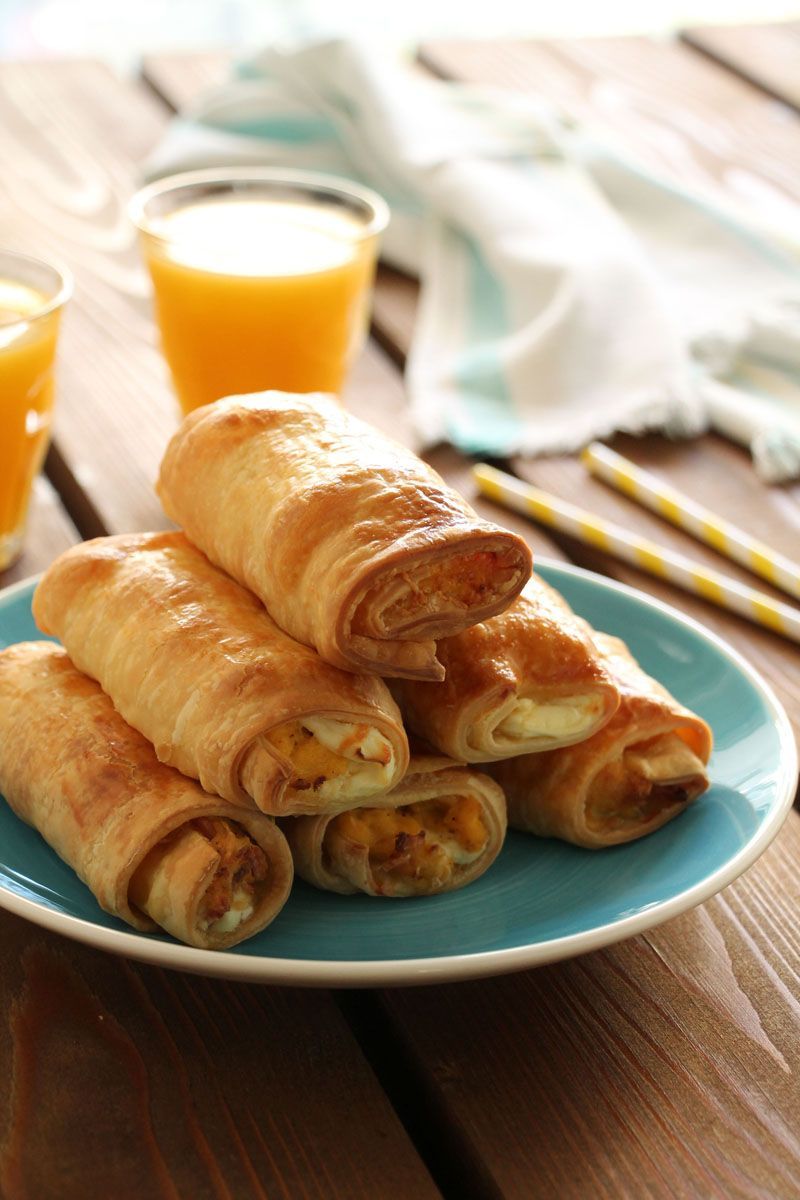 Ρολάκια με απο ζύμη κουρου γεμιστά με αυγά, μπέικον και τυρί κρέμα