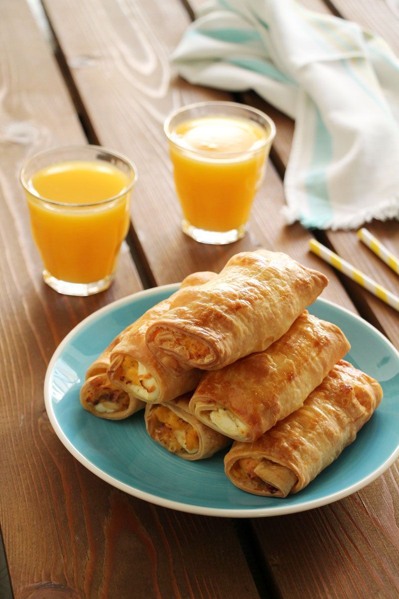 Ρολάκια με απο ζύμη κουρου γεμιστά με αυγά, μπέικον και τυρί κρέμα