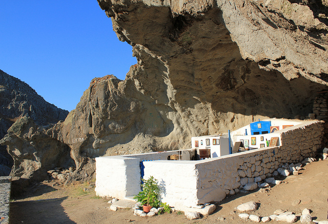Η ομορφότερη εκκλησία του κόσμου χωρίς σκεπή βρίσκεται σε ελληνικό νησί