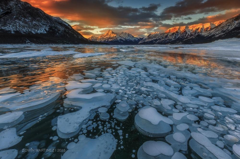 Εύφλεκτες φυσαλίδες πάγου Εύφλεκτες φυσαλίδες πάγου