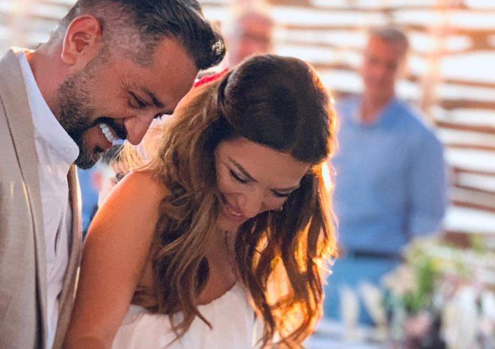 Βάσω Λασκαράκη: Με υπέροχα νυφικά σανδάλια στο πάρτι του γάμου της στη Νάξο
