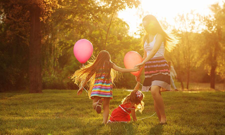 οι-ενοχές-της-εργαζόμενης μαμάς-τα-Καλοκαίρια-