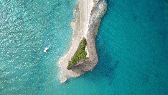Κανάλι της Αγάπης: Η παραλία του Ιονίου με τον υπέροχο μύθο -Αν κολυμπήσεις εκεί θα βρεις τον έρωτα της ζωής σου