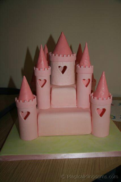 Πώς να φτιάξουμε βήμα-βήμα μία εκπληκτική τούρτα κάστρο της Disney!