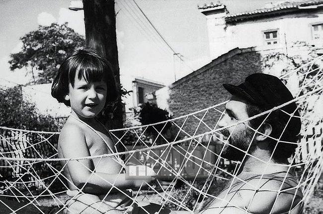 Τζένη Καρέζη: Σπάνιες φωτογραφίες της προσωπικής της ζωής με τον Κώστα Καζάκο και το γιο της!