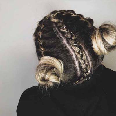 Space buns: Πως να κάνεις κεφτεδάκια στα μαλλιά και όλες οι trendy παραλλαγές