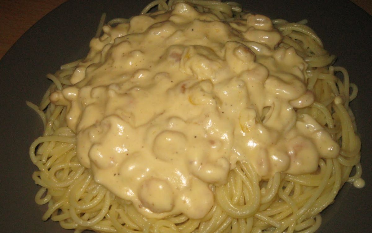 Λευκή μακαρονάδα με γαρίδες μούρλια!