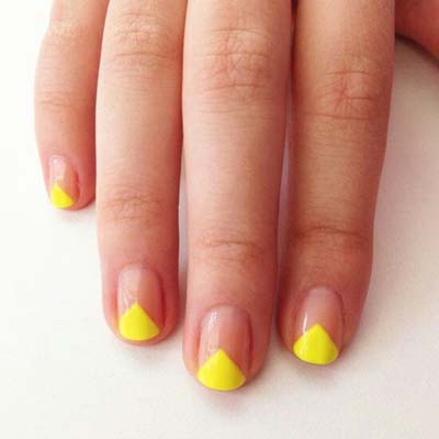 45 ιδέες για μπανανί νύχια και άλλα τέλεια μανικιούρ σε κίτρινο χρώμα