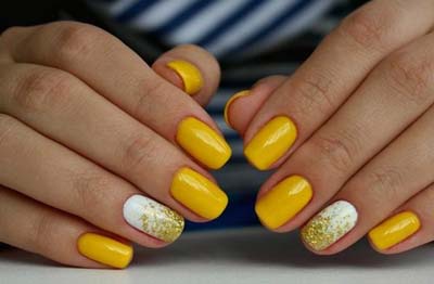 45 ιδέες για μπανανί νύχια και άλλα τέλεια μανικιούρ σε κίτρινο χρώμα