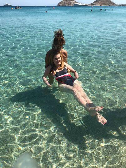 Η συγκινητική φωτογραφία της Μυρτώς: Στη θάλασσα επτά χρόνια μετά την απάνθρωπη kακοποίησή της 2 68680180 2291723887612199 7275356720304488448 n