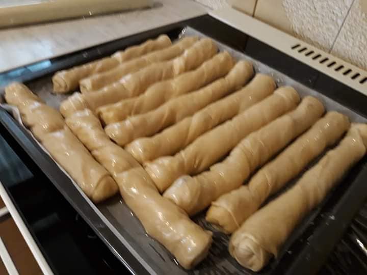 Λαχταριστά στριφτάρια σφολιάτας με τυρί για κολατσιό