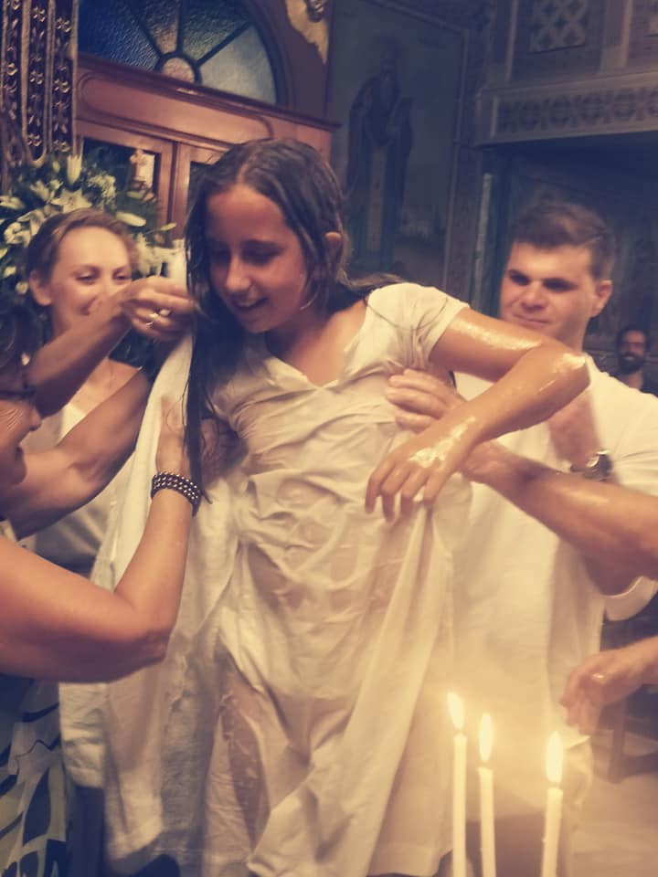 Φωτεινή Ψυχίδου - Μπάμπης Στόκας: Δείτε φωτογραφίες από την βάφτιση της 9χρονης kόρης τους!