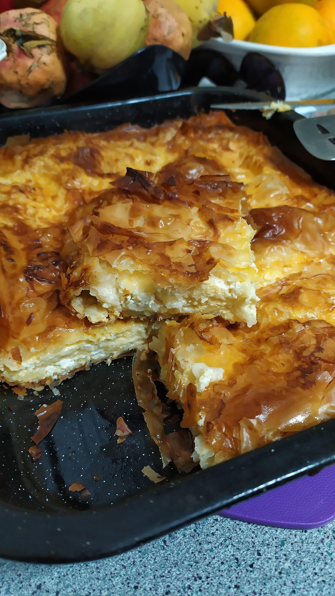 Αφράτη τυρόπιτα της Γκόλφως Νικολού!